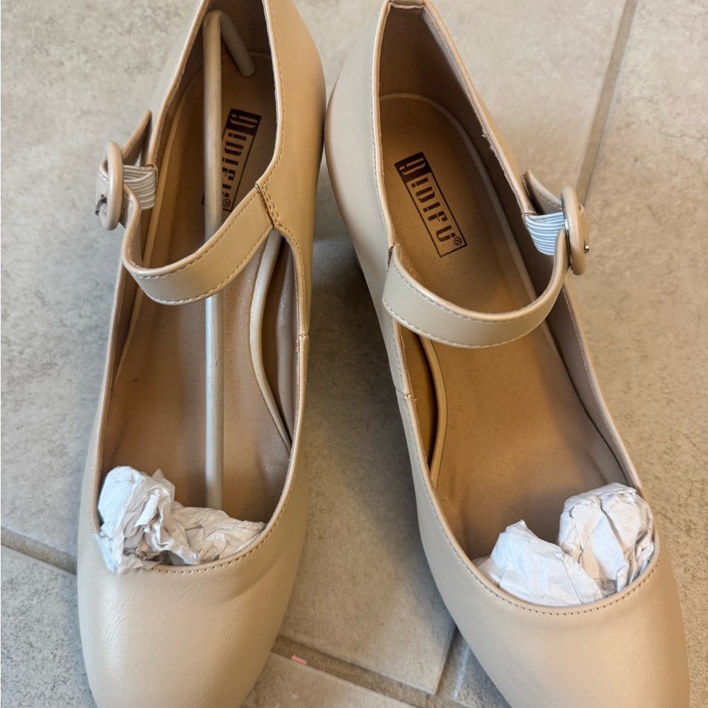 Women's Cream Mary Jane Shoes 50’s Costume Worn Once